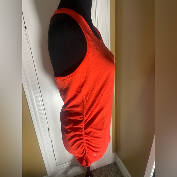 NWT ATHLETA SPEEDLIGHT SEAMLESS TANK SIZE MEDIUM ORANGE - Picture 6 of 10